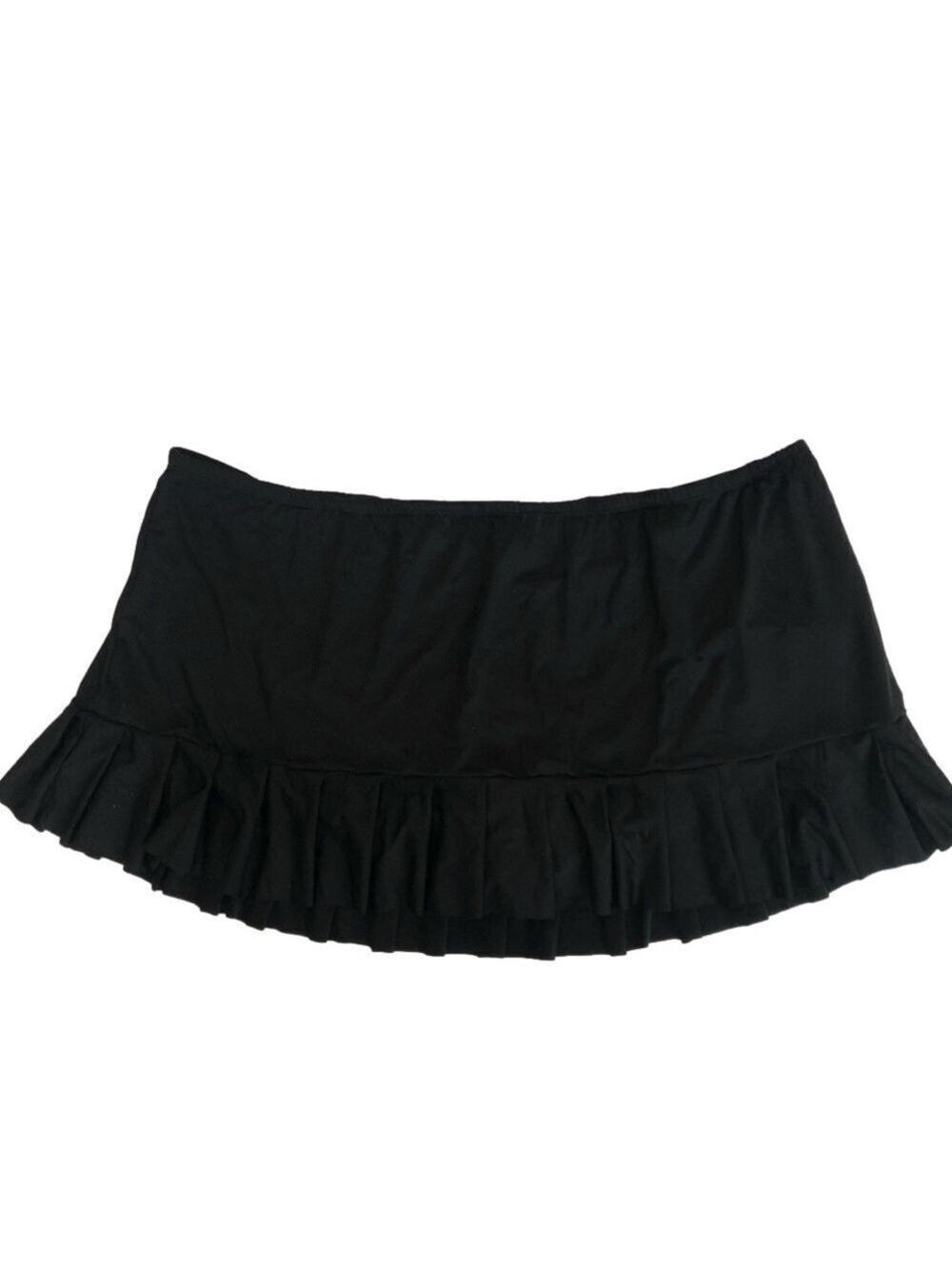 24th and Ocean Size 20W black swim skirt. Pleated tier basic color mix and match